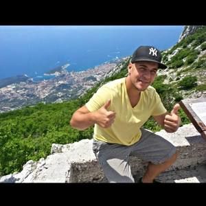 Meet your Posher, Adam